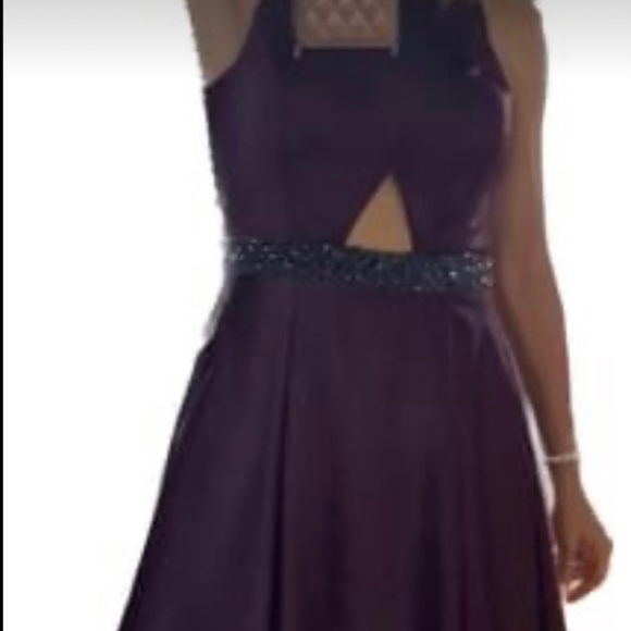Classy dress - Picture 1 of 5